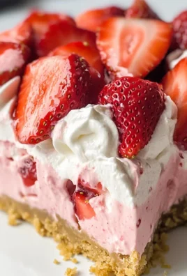 No-Bake Strawberry and Cream Pie