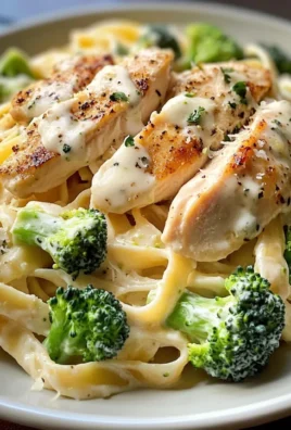 Creamy Chicken & Broccoli Fettuccine Alfredo