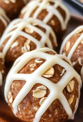 Cinnamon Roll Energy Bites