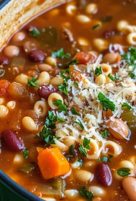 Pasta e Fagioli Soup {Olive Garden Copycat Recipe}
